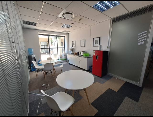 4,930M² OFFICE TO LET IN ILLOVO